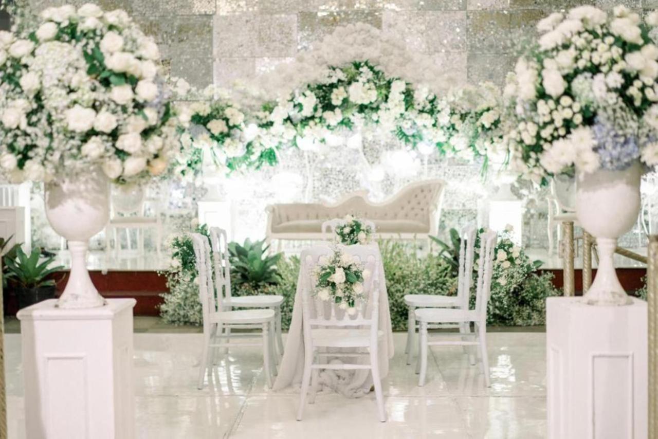 The Grand Palace Hotel Malang Extérieur photo