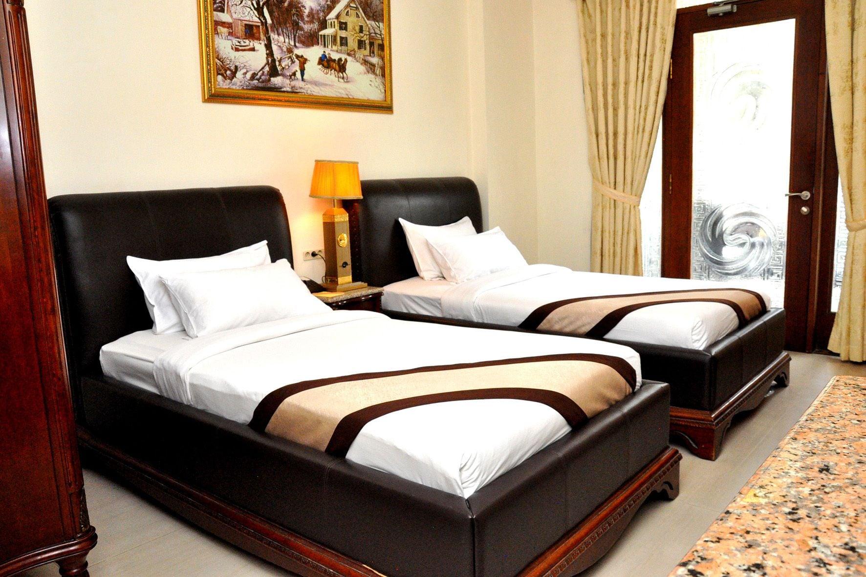 The Grand Palace Hotel Malang Extérieur photo
