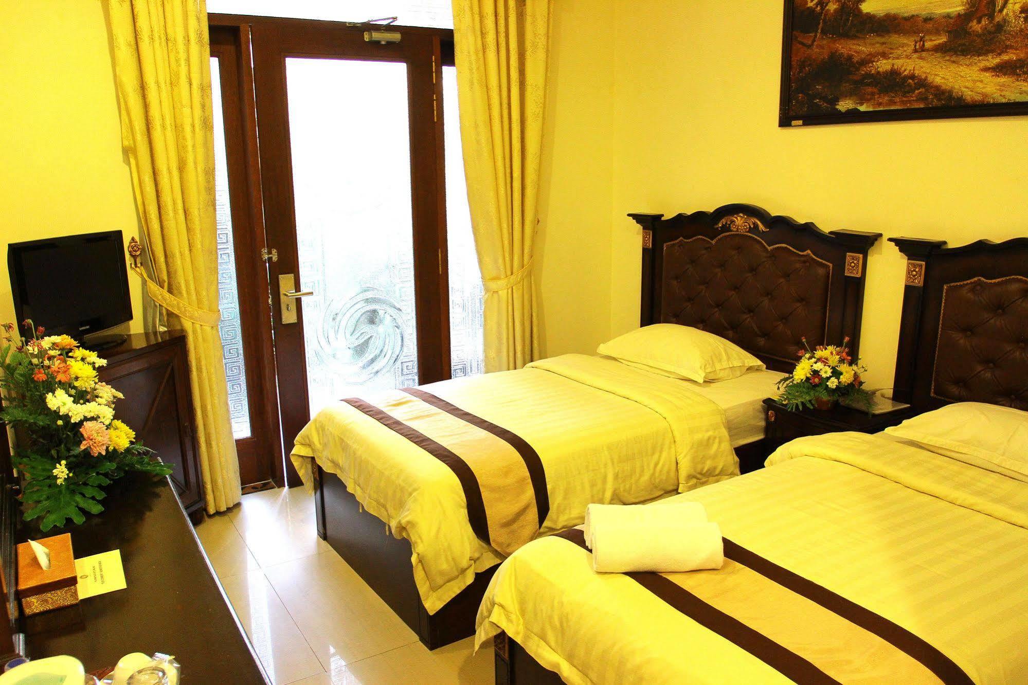 The Grand Palace Hotel Malang Extérieur photo